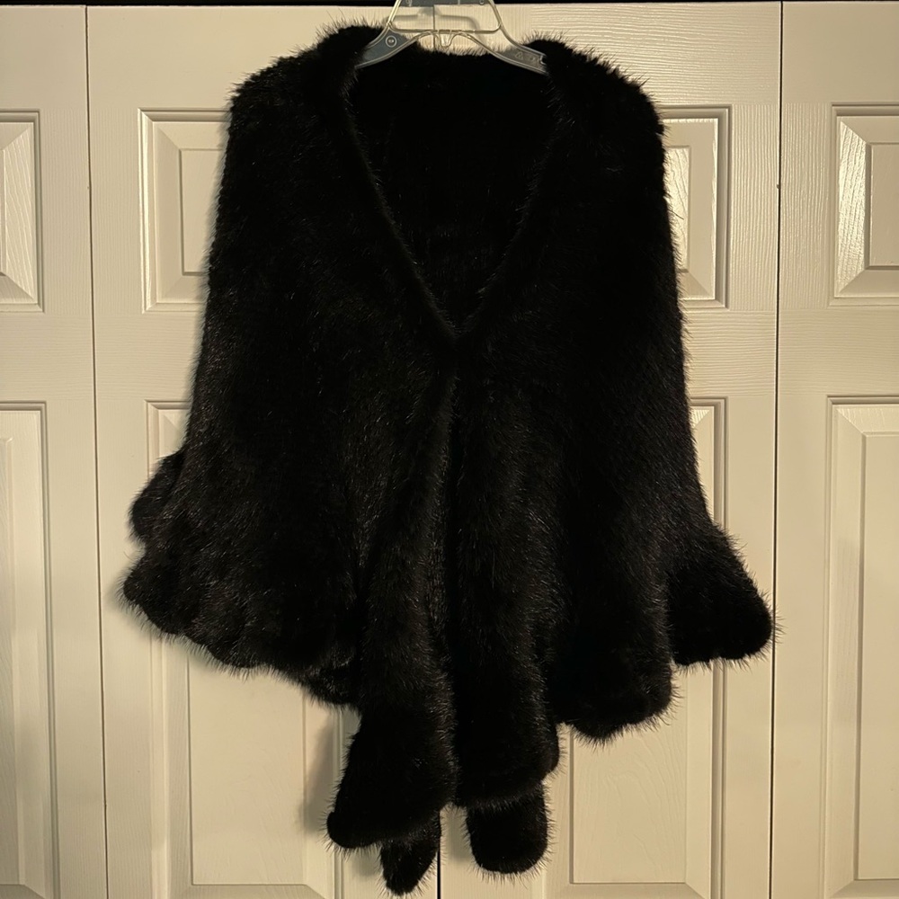 Gorgeous Genuine mink wrap/cape Bought in Victoria Island